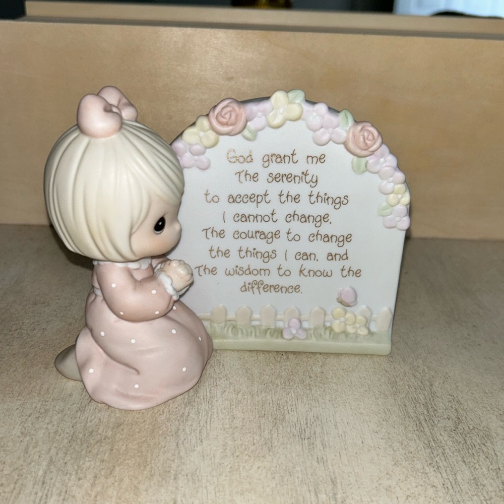 Precious Moments - 1993 Serenity Prayer Girl